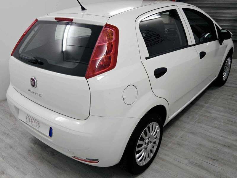 Usata Fiat Punto Street 69 CV (50 kW) 2017 Bianco Utilitaria