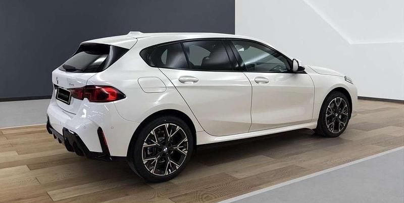 Usata BMW 120 M Sport 170 CV (125 kW) 2025 Nero metallizzato Utilitaria