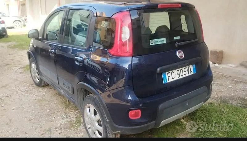 Usata Fiat Panda 4x4 S 95 CV (69 kW) 2016 Blu Utilitaria