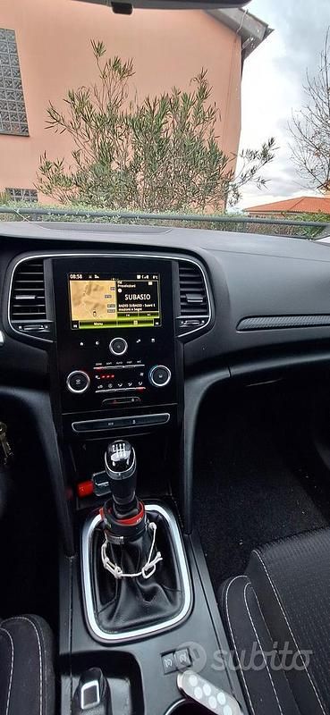 Usata Renault Mégane GrandTour 131 CV (96 kW) 2018 Grigio Station wagon