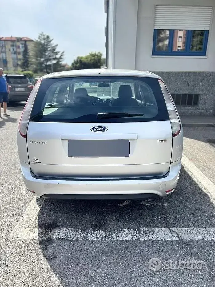 Usata Ford Focus 100 CV (73 kW) 2009 Grigio Station wagon