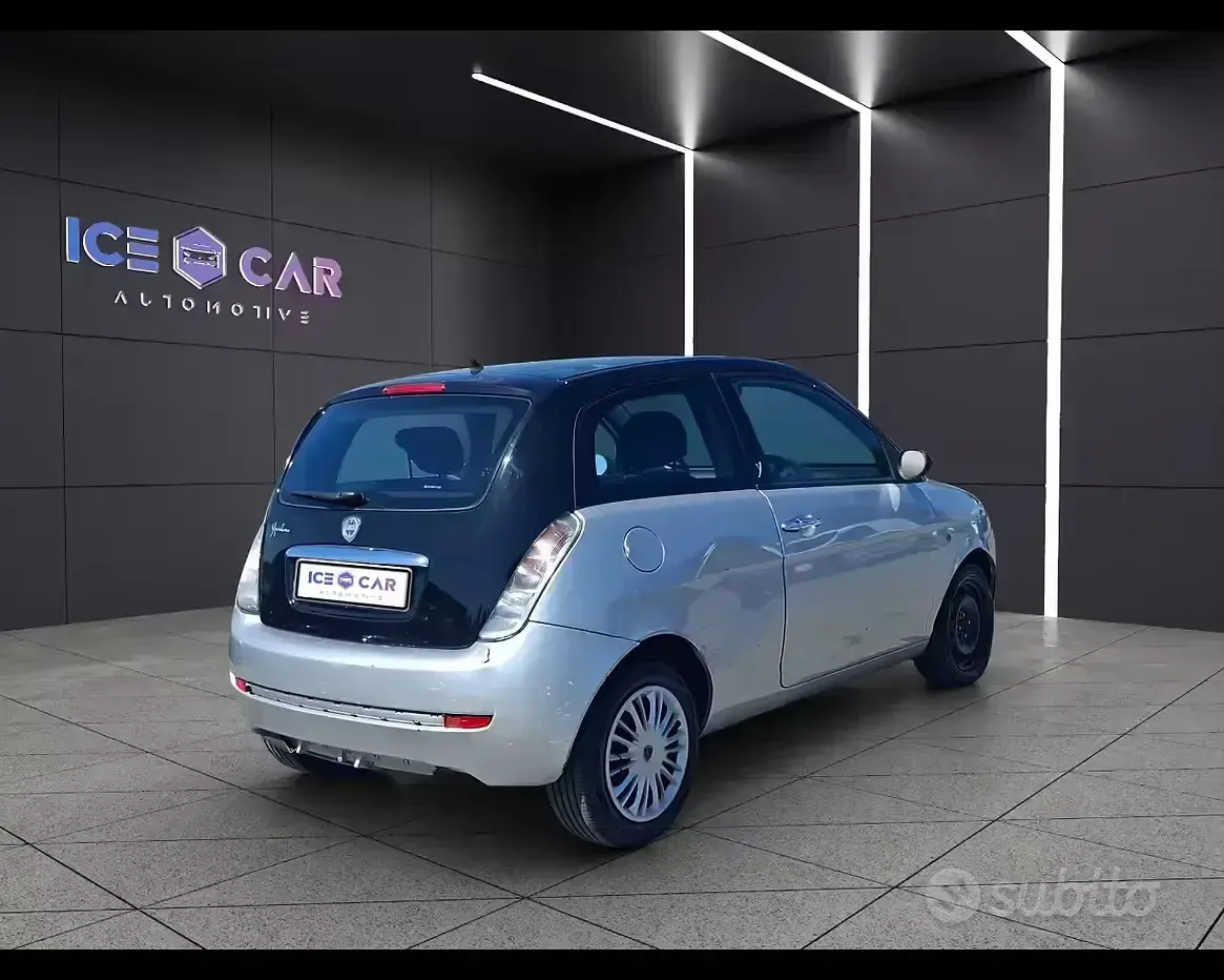 Usata Lancia Ypsilon 60 CV (44 kW) 2007 Grigio Utilitaria