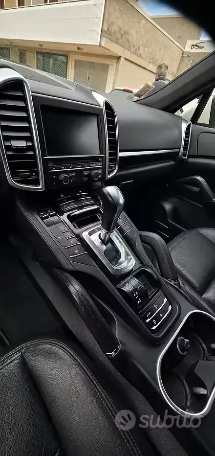 Usata Porsche Cayenne 245 CV (180 kW) 2011 Bianco SUV