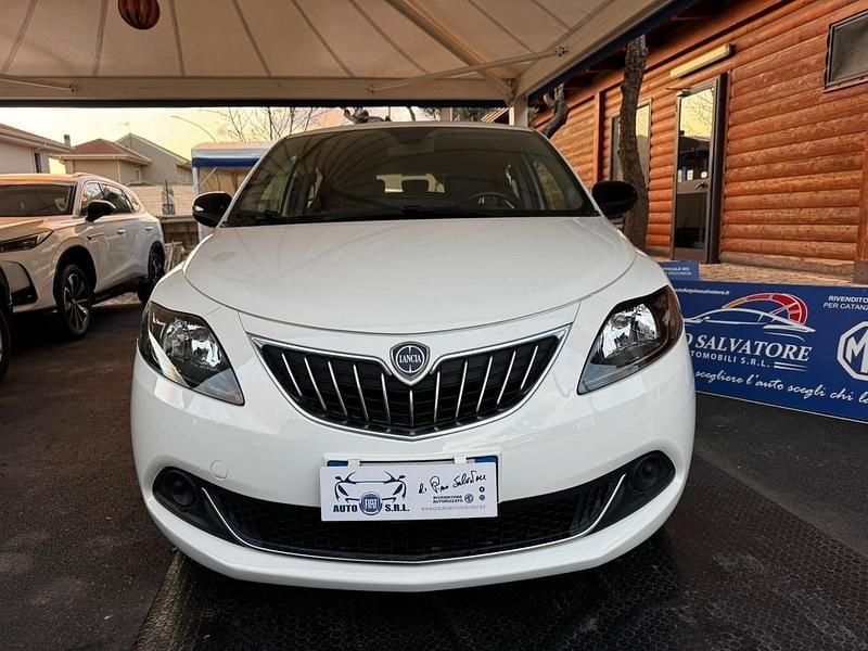 Usata Lancia Ypsilon Gold 69 CV (50 kW) 2021 Bianco Utilitaria