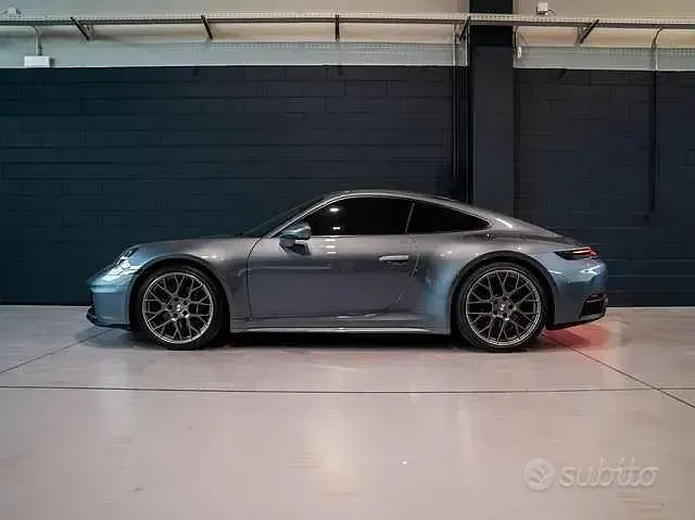 Usata Porsche 911 Carrera Sport 394 CV (289 kW) 2024 Grigio vanadio Coupé