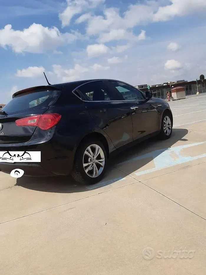 Usata Alfa Romeo Giulietta 120 CV (88 kW) 2011 Nero Utilitaria