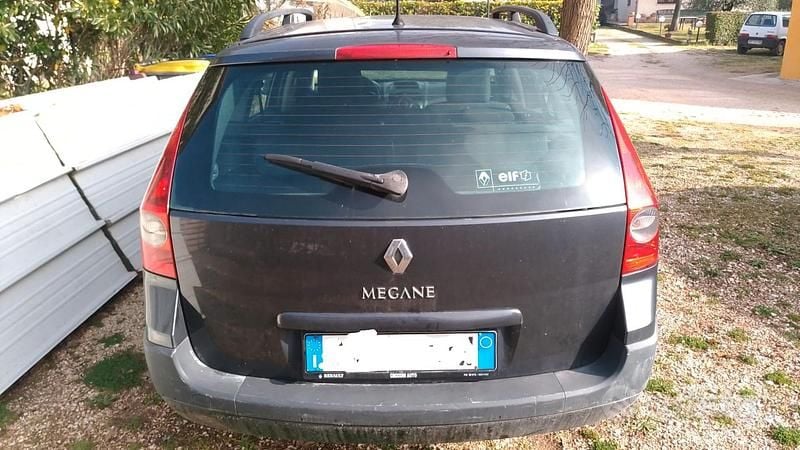 Grigio Usata 2005 Renault Mégane II Station wagon | 1350 € - Immagine 1/4