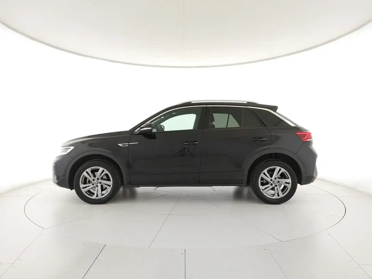 Usata VW T-Roc R-line 2023 Deep black perlato SUV