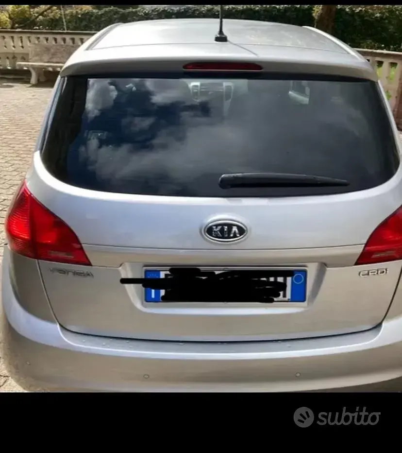 Usata Kia Venga 90 CV (66 kW) 2012 Grigio Utilitaria