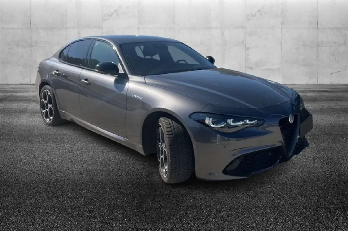 Usata Alfa Romeo Giulia Veloce 280 CV (205 kW) 2024 Grigio Berlina