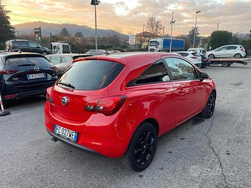 Usata Opel Corsa 90 CV (66 kW) 2016 Rosso Coupé