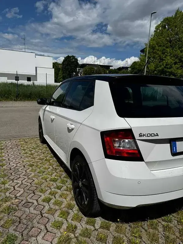 Occasion Skoda Fabia Ambition 75 PK (55 kW) 2016 Wit Sedan