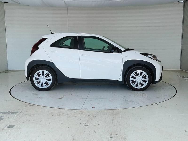Usata Toyota Aygo X Active 72 CV (52 kW) 2025 Bianco SUV
