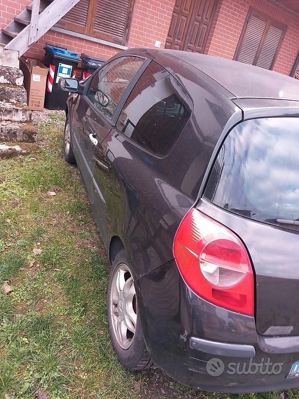 Usata Renault Clio II 48 CV (35 kW) 2007 Nero
