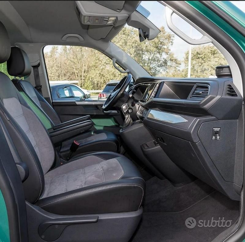Usata VW Multivan 199 CV (146 kW) 2024 Verde Furgone