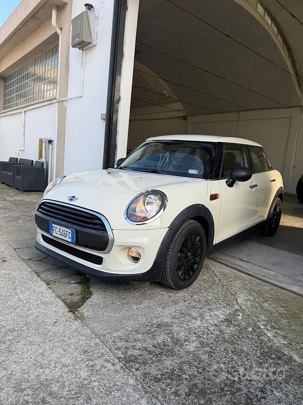 Usata Mini One D 95 CV (69 kW) 2015 Beige Utilitaria