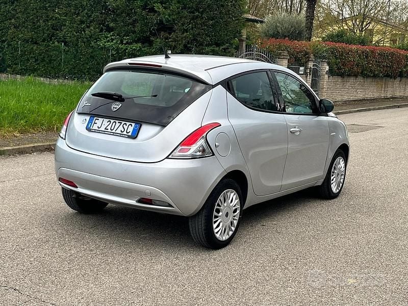 Usata Lancia Ypsilon 2017 Grigio Utilitaria