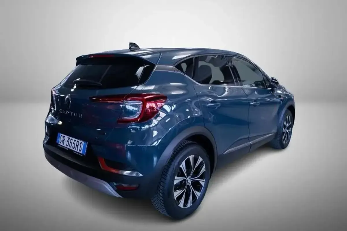 Usata Renault Captur Techno 143 CV (105 kW) 2023 Blu SUV