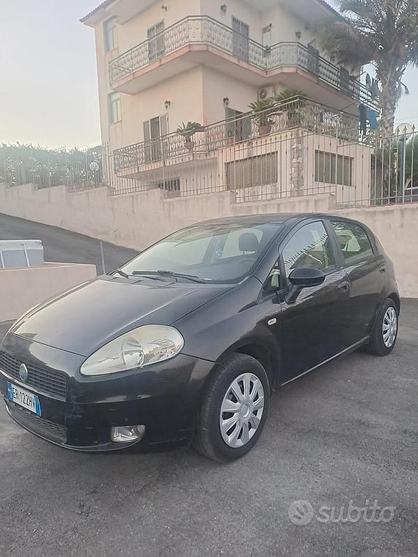 Usata Fiat Grande Punto 77 CV (56 kW) 2007 Nero Utilitaria