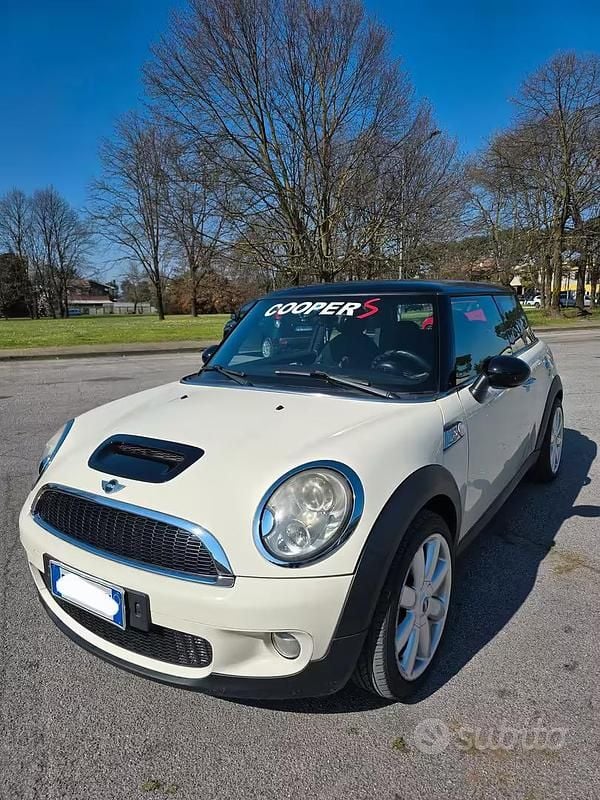 Usata Mini Cooper S 174 CV (127 kW) 2008 Bianco Utilitaria