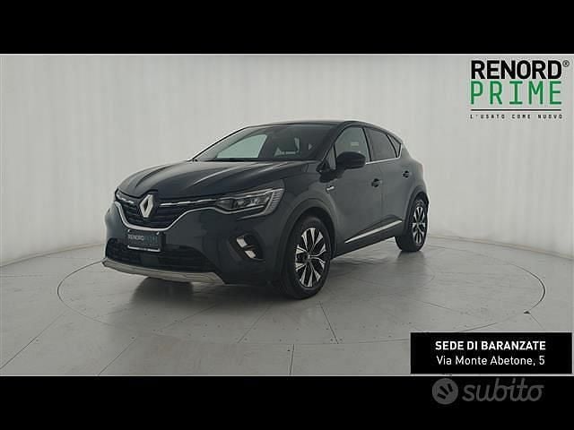 Usata Renault Captur Techno 145 CV (106 kW) 2023 Blu marino SUV