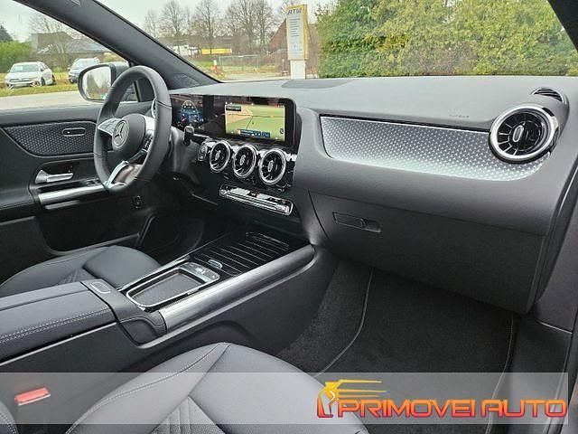 Grigio Nuova 2025 Mercedes GLA200 Progressive SUV | 45.800 € (Molto cara) - Immagine 1/4