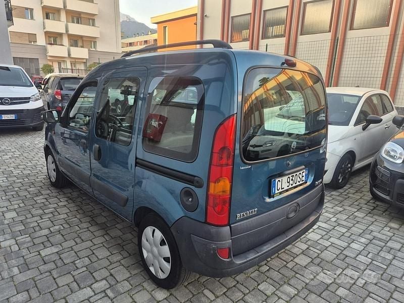Usata Renault Kangoo 82 CV (60 kW) 2004 Blu Monovolume