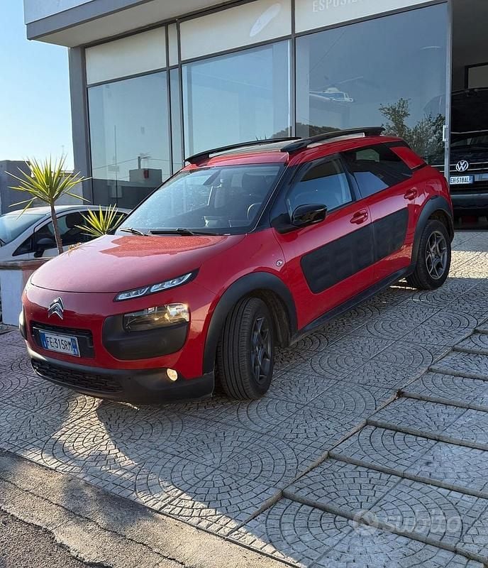 Usata Citroën C4 Cactus Shine 110 CV (80 kW) 2016 Rosso Utilitaria