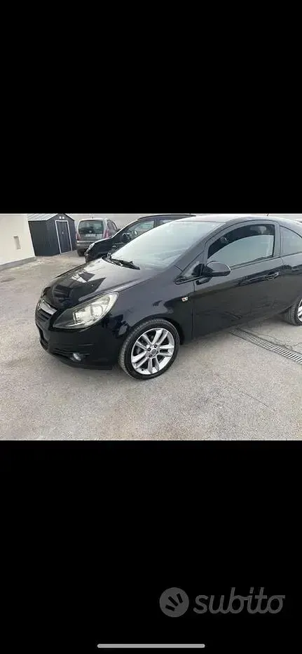 Usata Opel Corsa 75 CV (55 kW) 2009 Nero Utilitaria