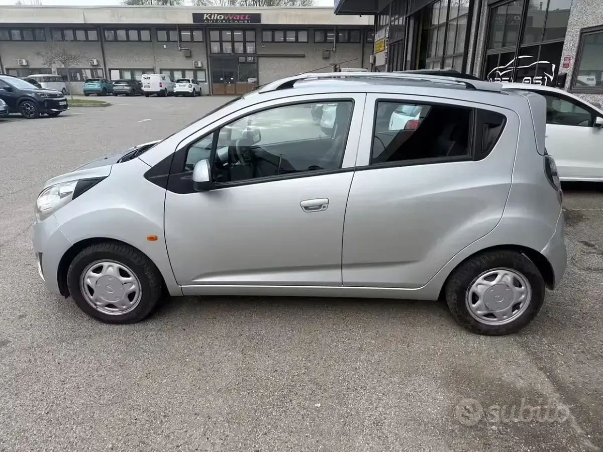 Begagnad Chevrolet Spark LS 68 HK (50 kW) 2010 Grå Halvkombi