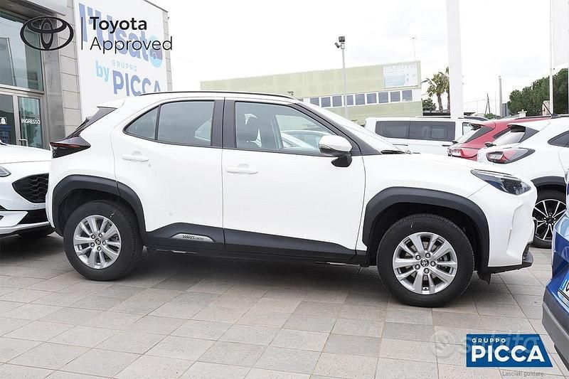 Usata Toyota Yaris Cross Active 92 CV (67 kW) 2024 Bianco SUV