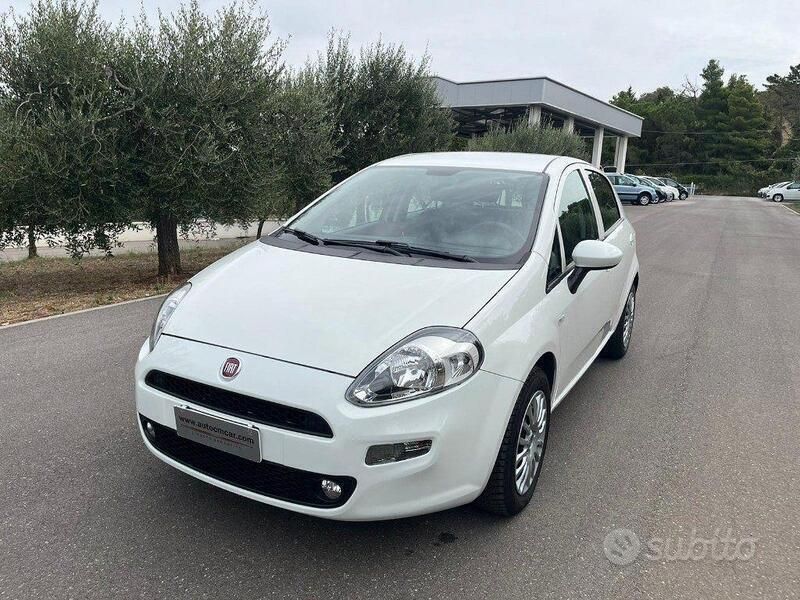 Usata Fiat Punto Lounge 95 CV (69 kW) 2018 Bianco Utilitaria