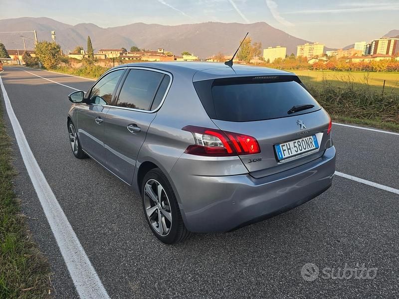 Usata Peugeot 308 GT-line 120 CV (88 kW) 2017 Other Berlina