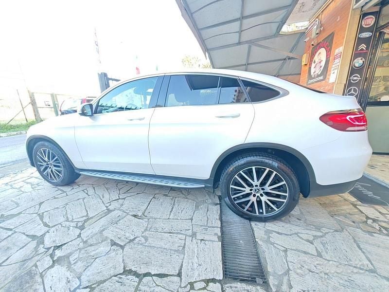 Bianco Usata 2021 Mercedes GLC220 Business Coupé | 36.900 € (Super prezzo) - Immagine 1/4