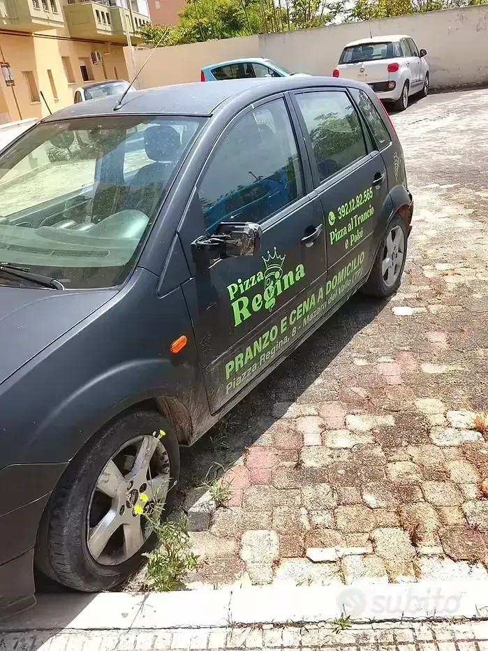 Usata Ford Fiesta 53 CV (38 kW) 2005 Nero Utilitaria