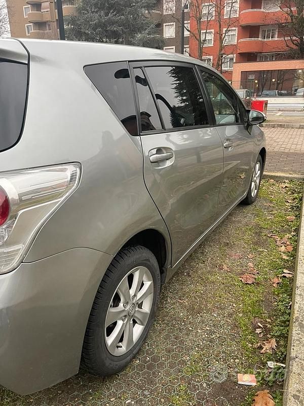 Usata Toyota Verso Active 147 CV (108 kW) 2013 Monovolume