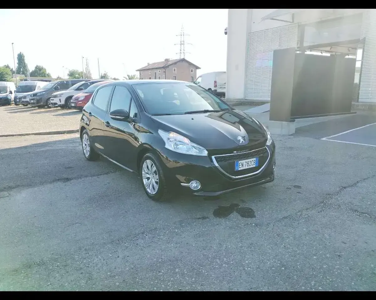 Usata Peugeot 208 Business-Line 68 CV (50 kW) 2012 Nero Utilitaria