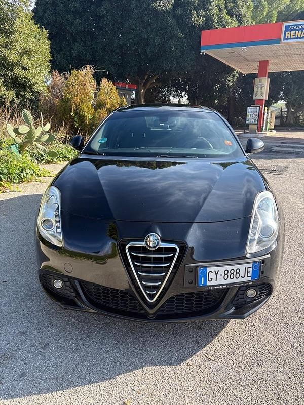 Nero Usata 2011 Alfa Romeo Giulietta | 6500 € (Buon prezzo) - Immagine 1/4