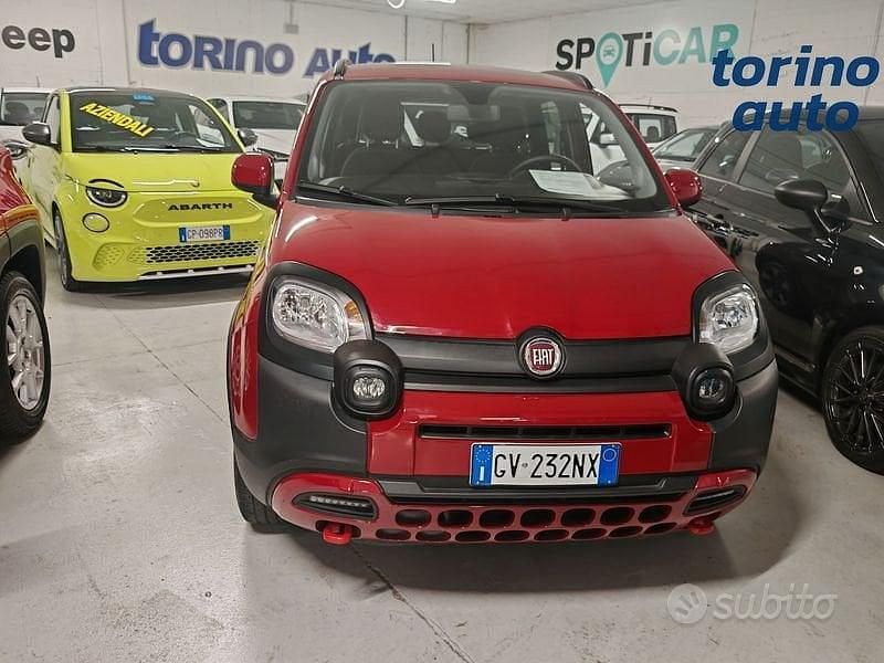 Usata Fiat Panda Cross Cross 69 CV (50 kW) 2024 Rosso Utilitaria