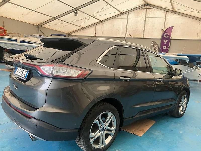 Usata Ford Edge Titanium 209 CV (153 kW) 2016 Grigio SUV