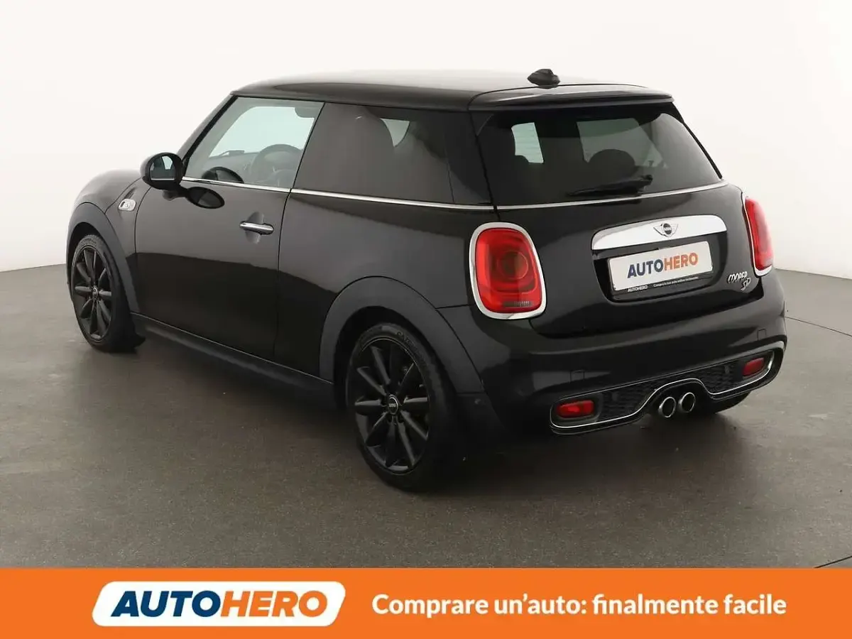 Käytetty Mini Cooper SD 170 HP (125 kW) 2016 Musta Viistoperä