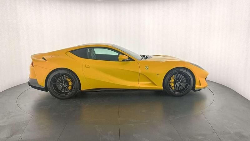 Usata Ferrari 812 795 CV (584 kW) 2020 Giallo