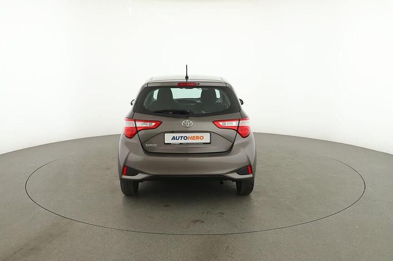 Usata Toyota Yaris Active 110 CV (80 kW) 2019 Grigio