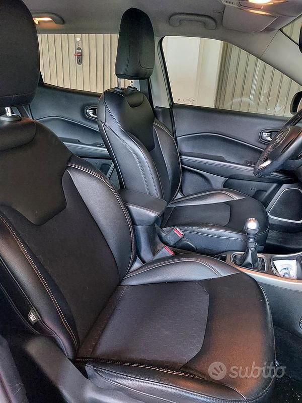 Usata Jeep Compass 120 CV (88 kW) 2019 Grigio SUV