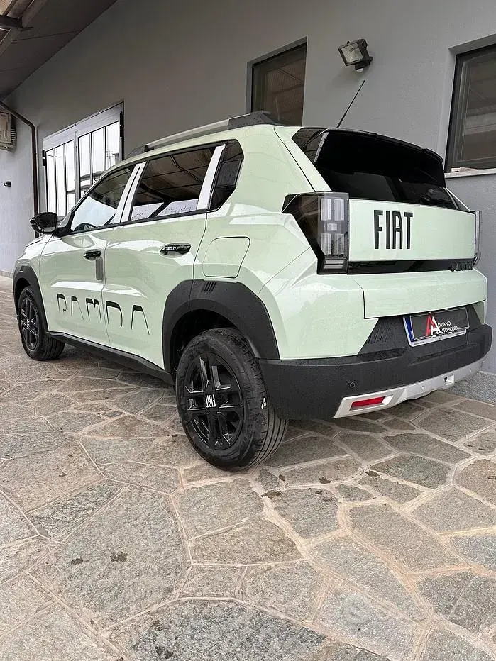 Uusi Fiat Grande Panda Icon 101 HP (74 kW) 2026 Sininen Viistoperä