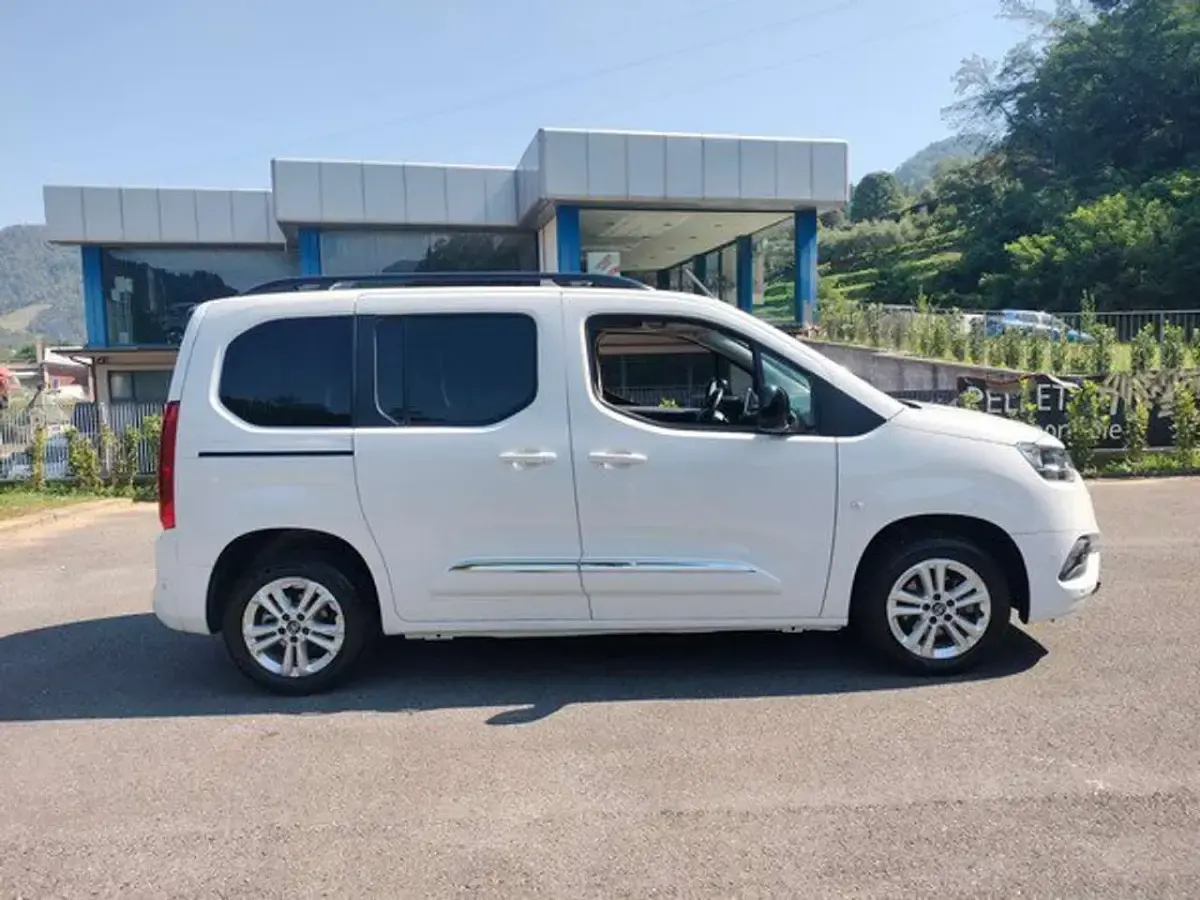 Usata Toyota Proace City City 102 CV (75 kW) 2023 Bianco Monovolume