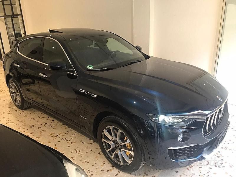 Blu Usata 2020 Maserati Levante SUV | 37.900 € (Buon prezzo) - Immagine 1/4