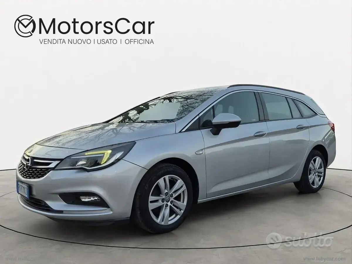 Usata Opel Astra Business 110 CV (80 kW) 2017 Grigio Berlina