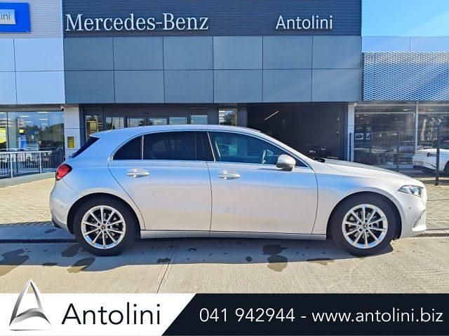 Argento Usata 2022 Mercedes A160 Tre volumi | 22.500 € (Buon prezzo) - Immagine 1/4