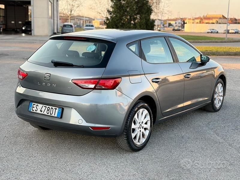 Usata Seat Leon Style 105 CV (77 kW) 2013 Grigio Berlina